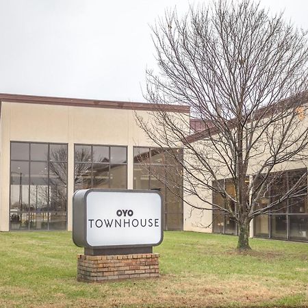 Готель Oyo Townhouse Owensboro West Екстер'єр фото