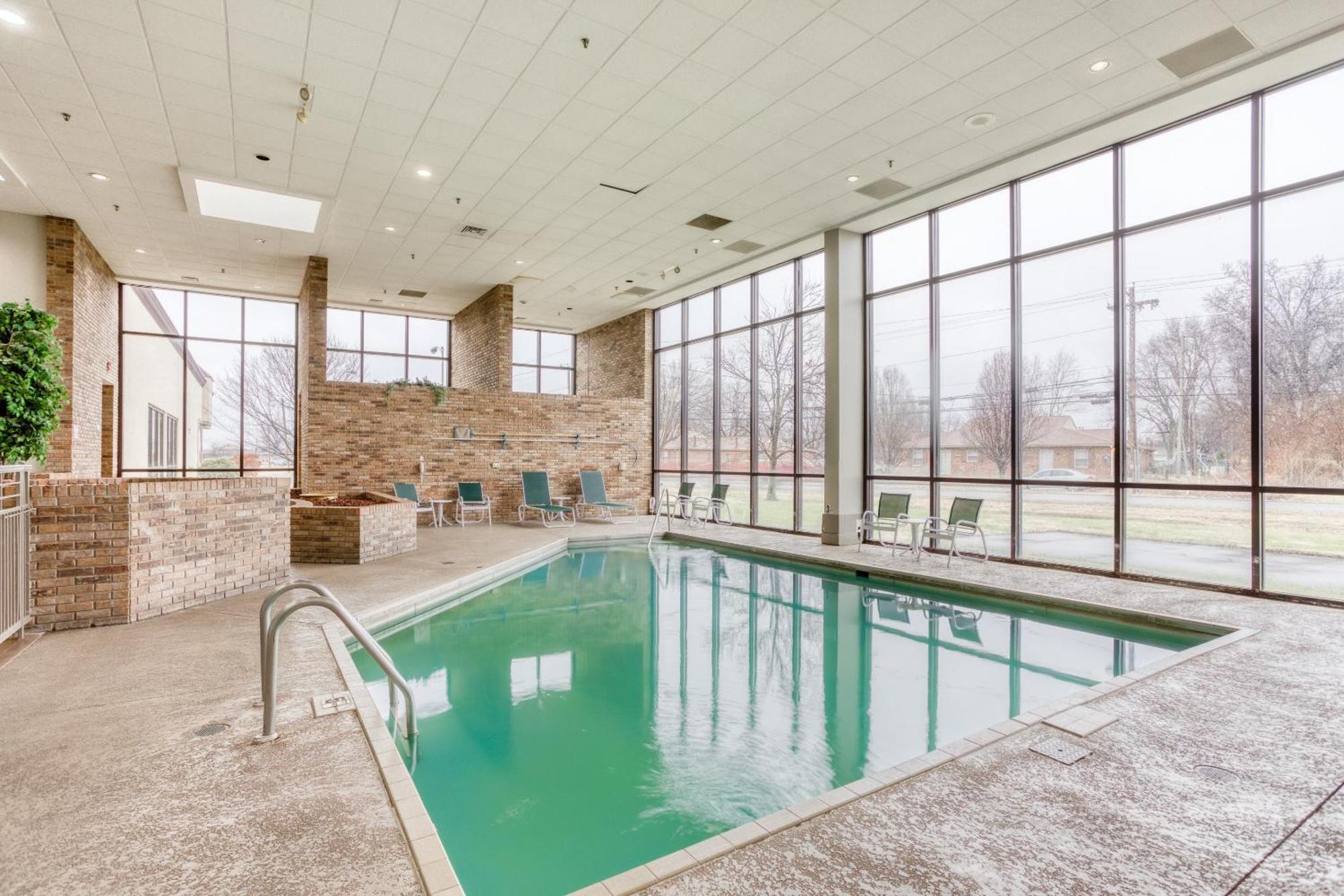 Готель Oyo Townhouse Owensboro West Екстер'єр фото